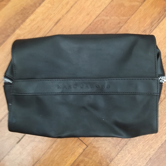 Marc Jacobs Handbags - Marc Jacobs makeup bag